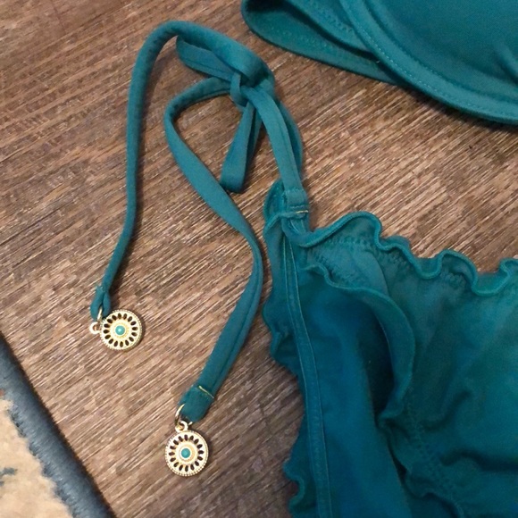 Bikini - Picture 2 of 8